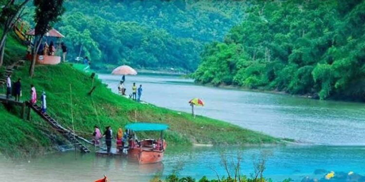 Patharghata Beautiful Place: অসাধারণ পাথরঘাটার সৌন্দর্য, বঙ্গোপসাগরের কোল ঘেঁষে ছড়িয়ে রেখেছে মায়া