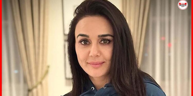 Preity Zinta: ‘ছেলে মেয়ে’ কখনোই সমান নয় ! প্রীতি জিন্টার মন্তব্যে শোরগোল