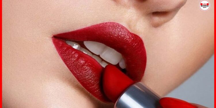 Side Effects of Lipstick: প্রতিদিন লিপস্টিক ব্যবহার করেন? জানেন ঠোঁটের কিভাবে ক্ষতি করছেন