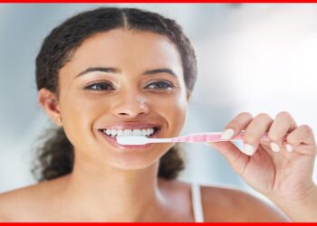The Germs on Your Toothbrush: ব্রাশের গায়ে লুকিয়ে রয়েছে কত জীবাণু, আপনি দেখতেও পাচ্ছেন না