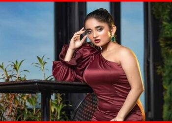 Soumitrisha Kundu: শুভশ্রীকে নকল করছেন সৌমিতৃষা! এই ড্রেসে কাকে বেশি সুন্দর লাগছে ?