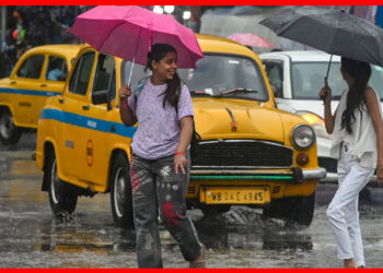 Weather update: কলকাতা সহ দক্ষিণবঙ্গে ভারী বৃষ্টির পূর্বাভাস, শনিবার থেকে কমবে বৃষ্টির পরিমান