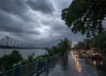 Kolkata Weather forecast showing cloudy skies and rain chances in Kolkata, with heavy rainfall expected in parts of South Bengal