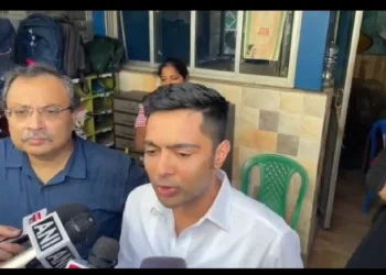বুলডোজারে গুঁড়িয়ে পার্টি অফিস, তারপরই আগ্রাসী অভিষেক! বিরোধীদের কড়া হুঁশিয়ারি