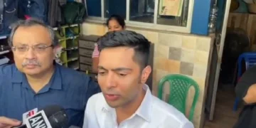 বুলডোজারে গুঁড়িয়ে পার্টি অফিস, তারপরই আগ্রাসী অভিষেক! বিরোধীদের কড়া হুঁশিয়ারি