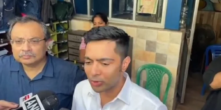 বুলডোজারে গুঁড়িয়ে পার্টি অফিস, তারপরই আগ্রাসী অভিষেক! বিরোধীদের কড়া হুঁশিয়ারি