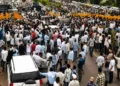 Bhopal Farmers Protest: Thousands of farmers march toward Bhopal demanding 100 percent moong procurement at MSP, abolition of the e-token system, and fair fertilizer distribution while police block their route.
