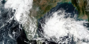 South Bengal Weather: Low pressure over Bay of Bengal bringing heavy rain and thunderstorm across West Bengal