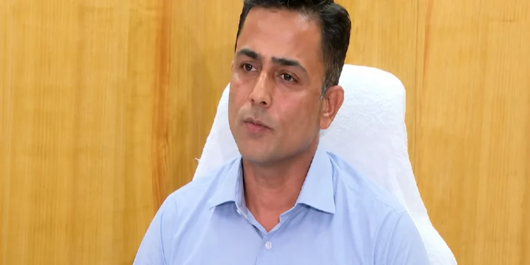 West Bengal STF officials briefing the media on the Hanim Mondal Pakistan Link investigation, revealing alleged communication with Pakistan-based handlers, suspected sabotage plans, political targeting, and honey trap network.
