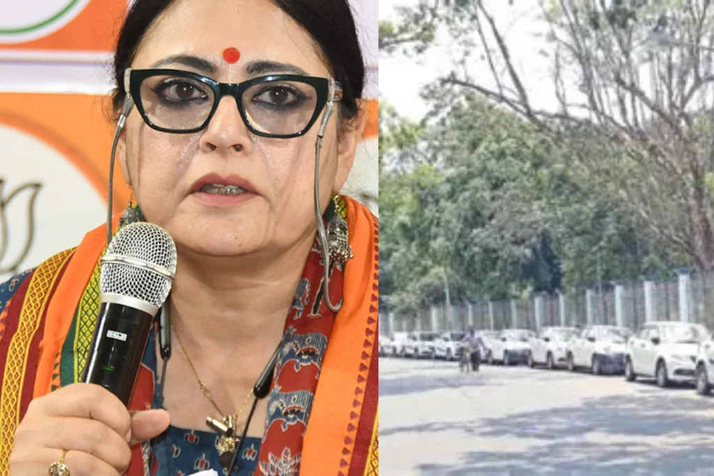Illegal Parking Kolkata: Vehicles parked along a busy Kolkata roadside as authorities announce stricter parking rules, higher fines for illegal parking, and a smart parking management system.