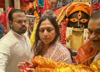 Gautam Adani Bengal Investment: Gautam Adani at Kalighat Temple ahead of the foundation ceremony of the 2,000-bed Adani Arogya Mandir in New Town