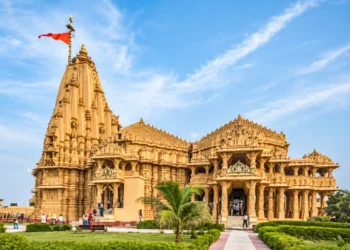 Somnath Darshan for Senior Citizens as nearly 1,000 elderly pilgrims travel to Gujarat by special train